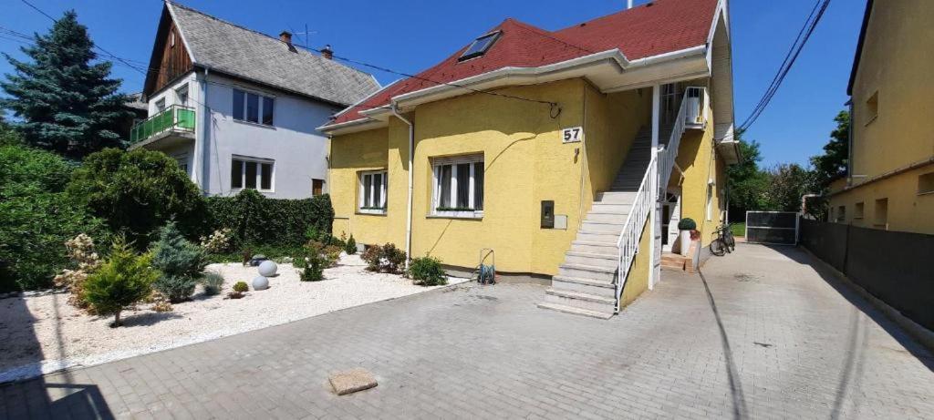 Hi-Bp Garden City Batsanyi Tiny House Near The City Train With Free Parking ブダペスト エクステリア 写真