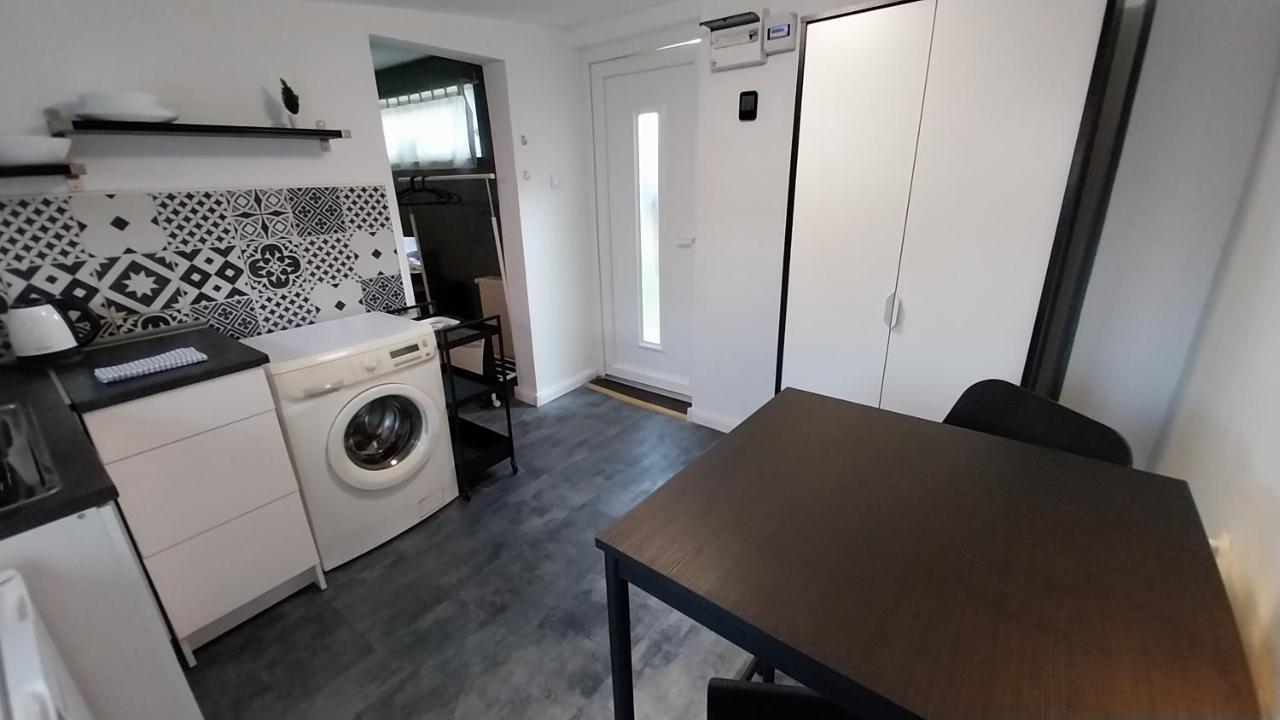 Hi-Bp Garden City Batsanyi Tiny House Near The City Train With Free Parking ブダペスト エクステリア 写真