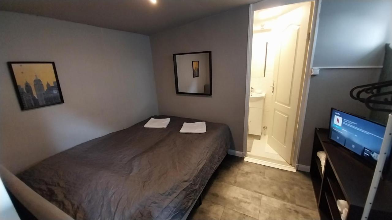 Hi-Bp Garden City Batsanyi Tiny House Near The City Train With Free Parking ブダペスト エクステリア 写真