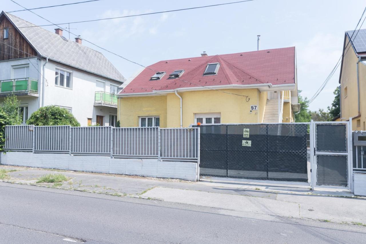 Hi-Bp Garden City Batsanyi Tiny House Near The City Train With Free Parking ブダペスト エクステリア 写真